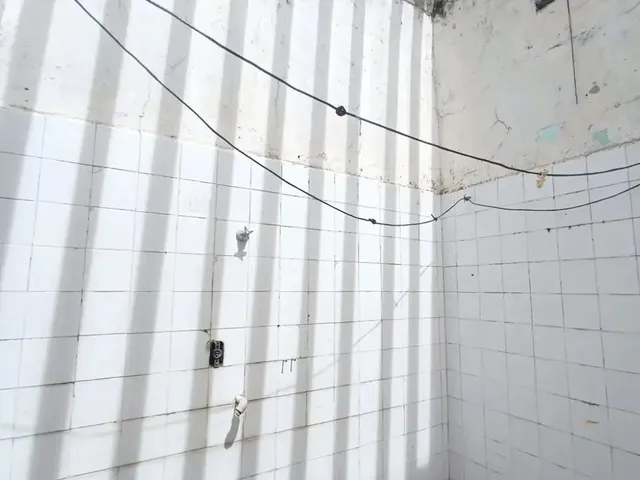 Imagem 2: Casa À Venda em Rua Pública, Prado, Maceió, Al