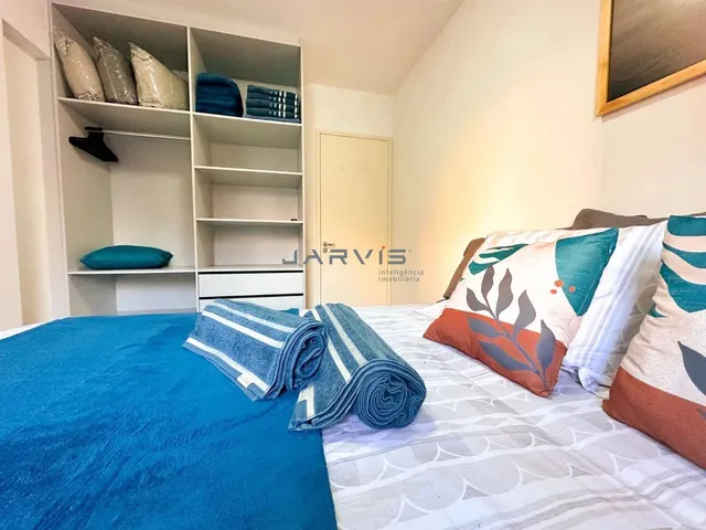 Imagem 2: Apartamento Totalmente Mobiliado À Venda na Ponta Verde, com 1 Quarto e 1 Vaga D