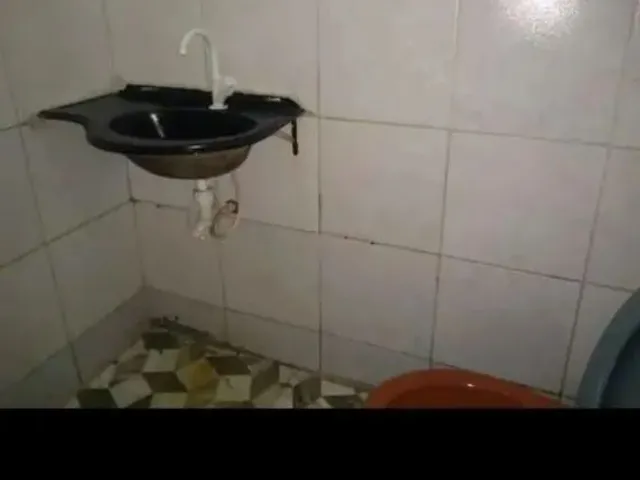 Imagem 7: Vende_Se Ou Troca_Se Está Casa ?