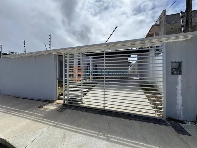 Imagem: A casa em condomínio possui 3 Dormitórios, 2 Suítes, 4