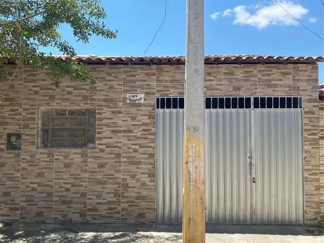 Imagem: A casa possui 2 Dormitórios, 1 Banheiro e está localizado
