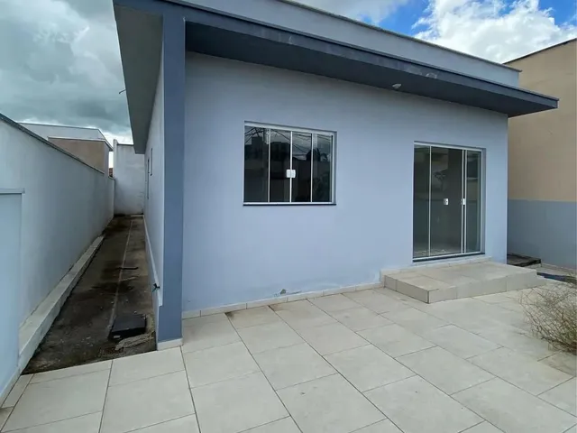 Imagem: A casa possui 2 Dormitórios, 1 Banheiro, 1 Vaga na garagem