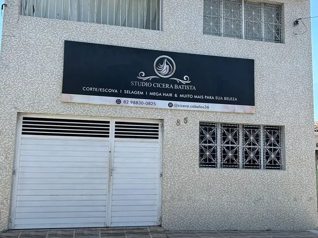 Imagem: A casa possui 5 Dormitórios, 3 Banheiros, 1 Vaga na