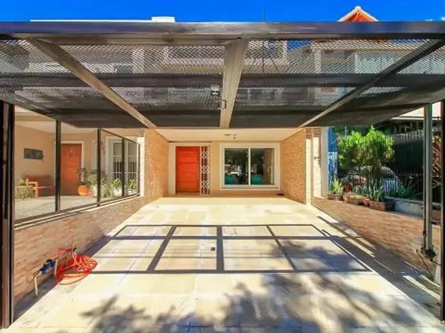 Imagem: Casa em Rua Pasteur - Ipanema - Porto Alegre/Rs