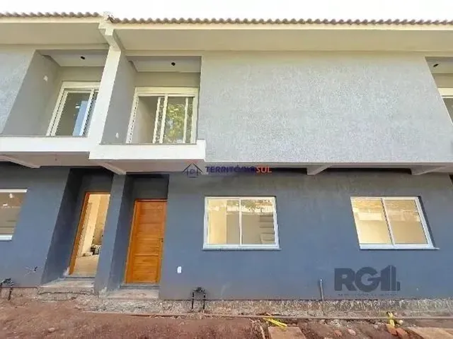 Imagem 1: Casa Condominio em Porto Alegre, no Bairro Nonoai, com 2 Dormitório(S), e 2 Banheiros
