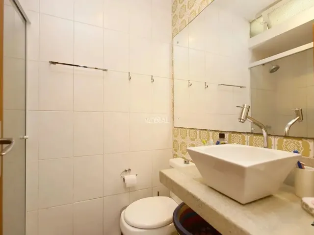 Imagem 4: Casa com Edícula nos Fundos, Total de 5 Dormitórios no Bairro Gloria