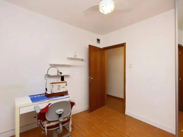Imagem 2: Casa com Edícula nos Fundos, Total de 5 Dormitórios no Bairro Gloria