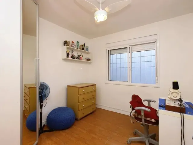 Imagem 11: Casa com Edícula nos Fundos, Total de 5 Dormitórios no Bairro Gloria
