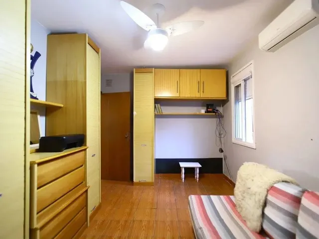 Imagem 13: Casa com Edícula nos Fundos, Total de 5 Dormitórios no Bairro Gloria