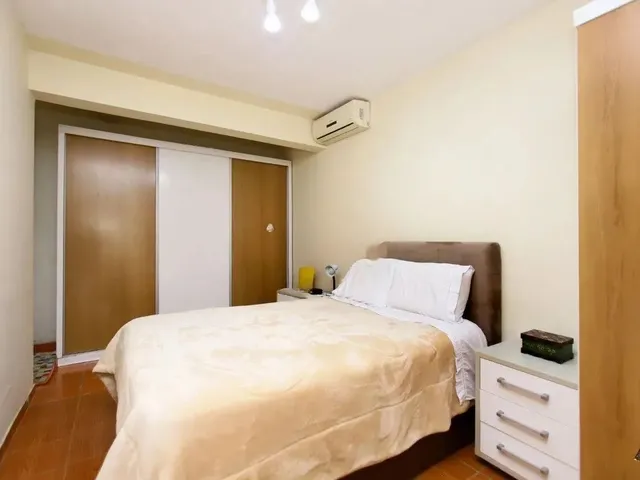 Imagem 12: Casa com Edícula nos Fundos, Total de 5 Dormitórios no Bairro Gloria
