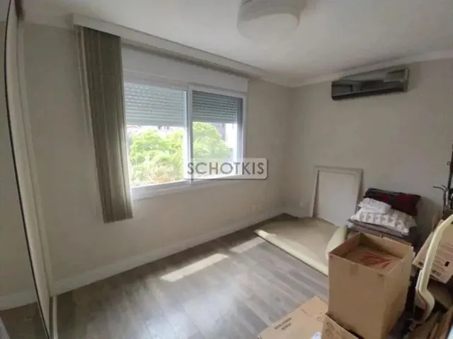 Imagem 4: Imobiliária Schotkis Vende Ampla Cobertura de 02 Dormitórios Semimobiliada, de Frente