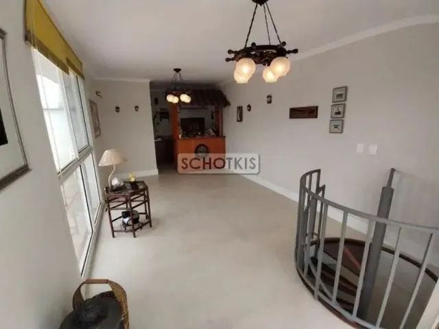 Imagem 2: Imobiliária Schotkis Vende Ampla Cobertura de 02 Dormitórios Semimobiliada, de Frente