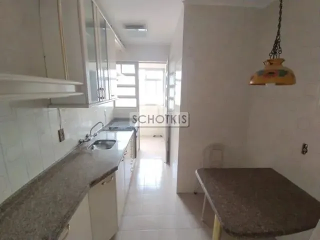 Imagem 9: Imobiliária Schotkis Vende Ampla Cobertura de 02 Dormitórios Semimobiliada, de Frente