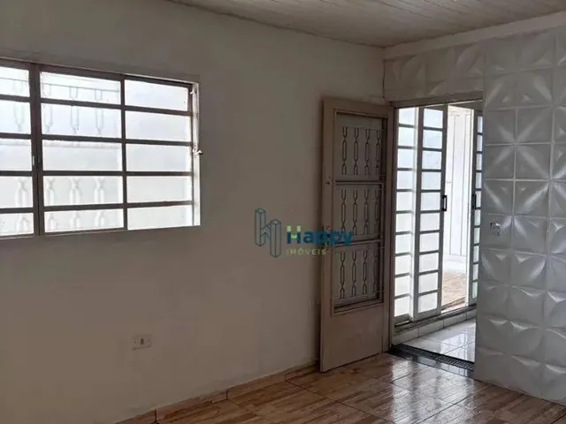Imagem: A casa possui 1 Dormitório, 1 Banheiro, 60m² de Área e