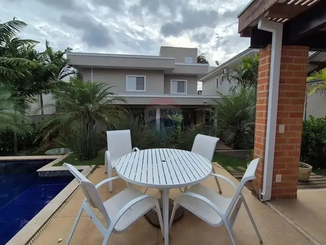 Imagem: Casa em Condomínio com 3 Suítes para Alugar