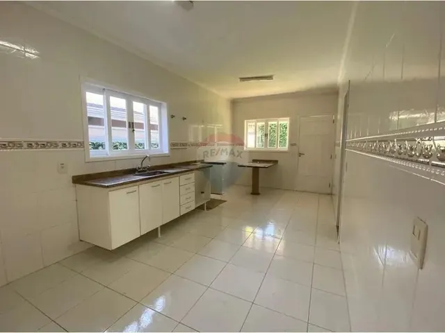Imagem 4: Aluga-Se Casa com 3 Suítes, Escritório e Área Verde - Terras de São Francisco