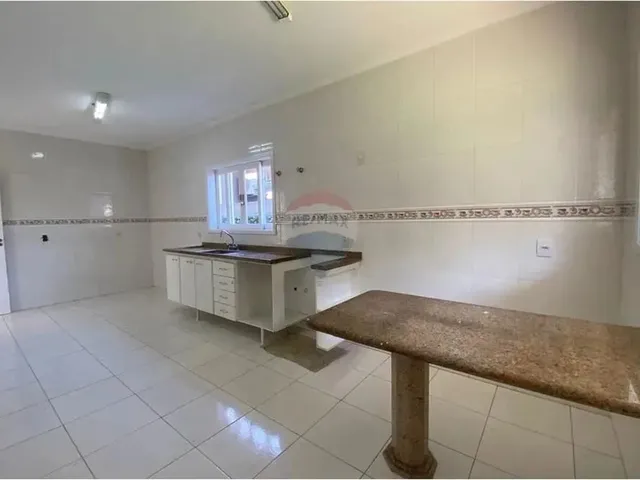 Imagem 15: Aluga-Se Casa com 3 Suítes, Escritório e Área Verde - Terras de São Francisco