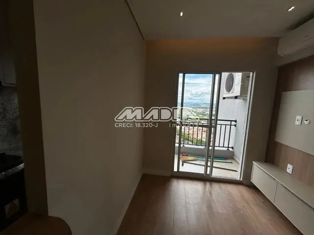 Imagem: O apartamento possui 2 Dormitórios, 1 Suíte, 2 Banheiros,