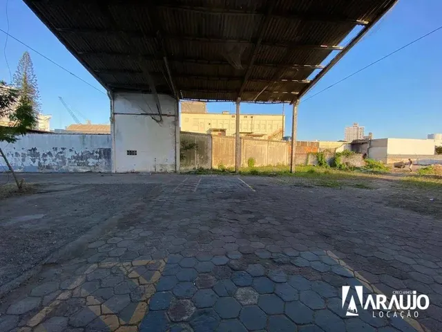 Imagem 2: Galpão Aberto para Alugar no Centro - Itajaí