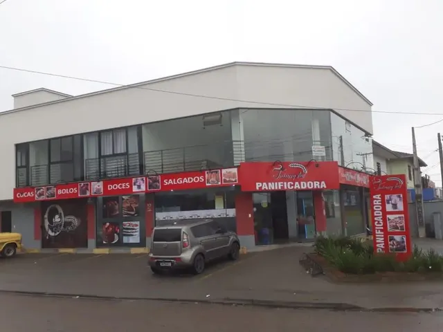 Imagem: O depósito possui 3 Vagas na garagem, 100m² de Área e