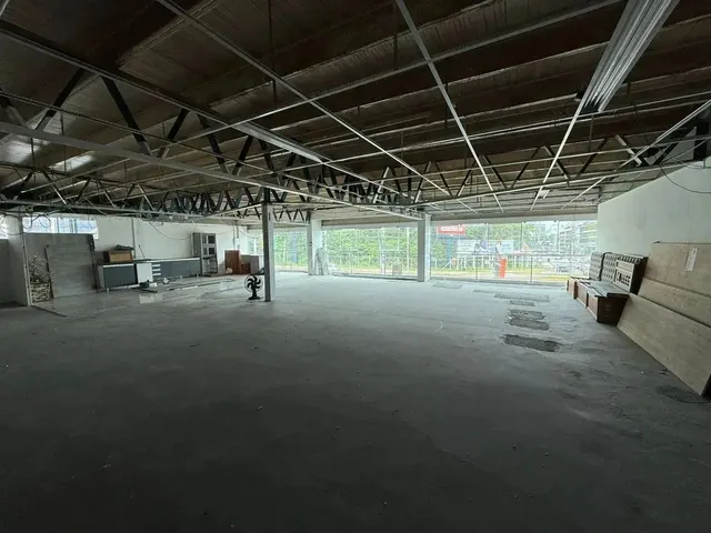 Imagem: Sala Comercial em Centro Comercial - Praia
