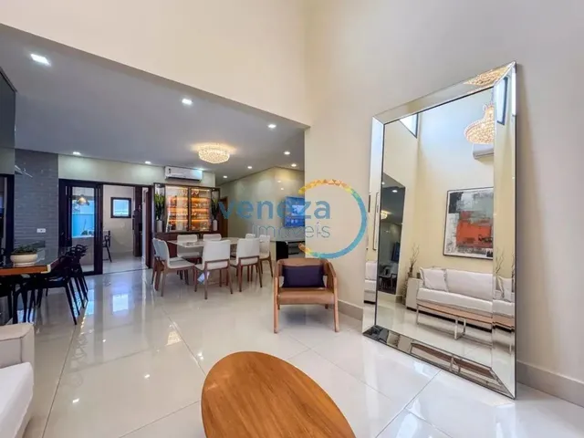 Imagem: Casa Residencial com 3 Quartos À Venda