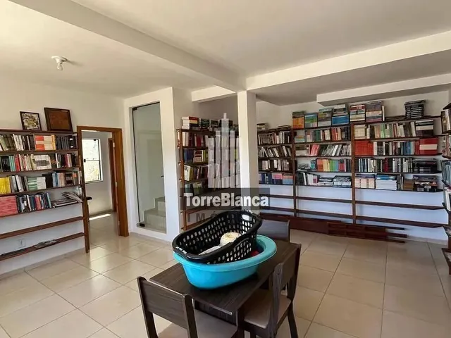 Imagem 6: Venda e Locação - Casa com 3 Quartos, 2 Vagas, Quintal Amplo, 242 M², Próximo Ao