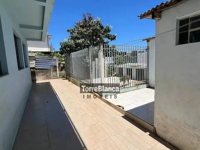 Imagem 8: Venda e Locação - Casa com 3 Quartos, 2 Vagas, Quintal Amplo, 242 M², Próximo Ao