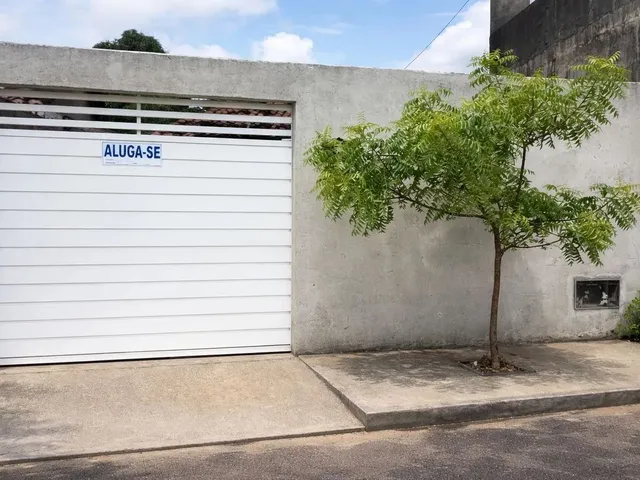Imagem: A casa possui 2 Dormitórios, 1 Banheiro, 1 Vaga na garagem