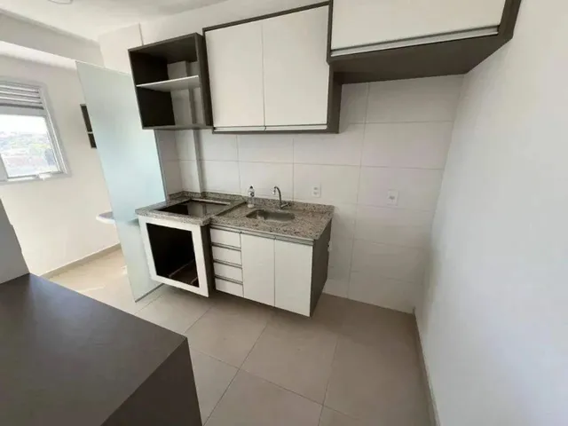 Imagem: O apartamento possui 2 Dormitórios, 1 Banheiro, 1 Vaga na