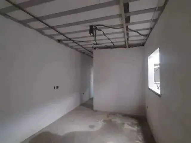 Imagem: O apartamento possui 2 Dormitórios, 1 Suíte, 2 Banheiros,