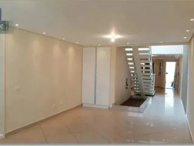 Imagem: A casa possui 4 Dormitórios, 3 Suítes, 3 Banheiros, 2