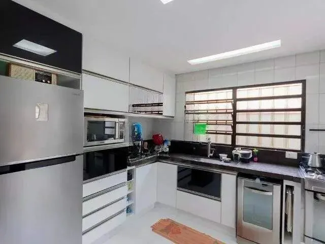 Imagem 9: Sobrado com 3 Dormitórios À Venda, 253 M² por R$ 1.840.000,00 - Campestre - Santo