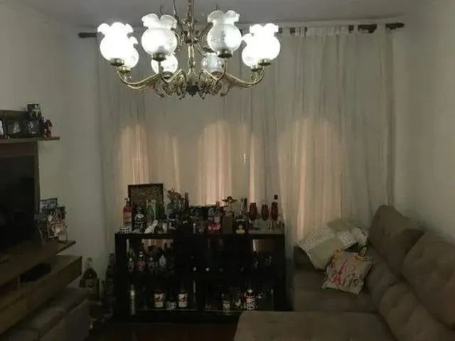 Imagem: A casa possui 3 Dormitórios, 2 Banheiros, 2 Vagas na