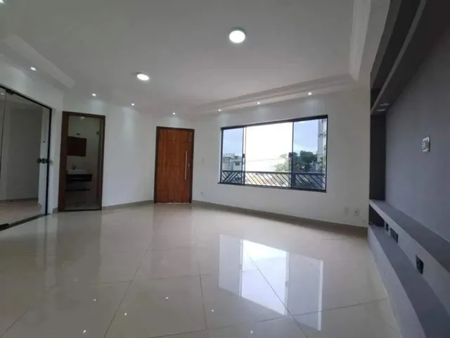 Imagem: A casa possui 4 Dormitórios, 2 Suítes, 5 Banheiros, 5