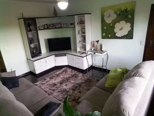 Imagem: A casa possui 3 Dormitórios, 4 Banheiros, 3 Vagas na