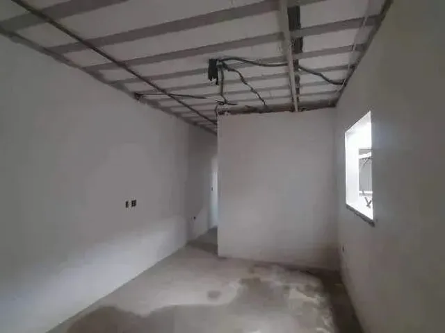 Imagem: O apartamento possui 2 Dormitórios, 1 Suíte, 2 Banheiros,
