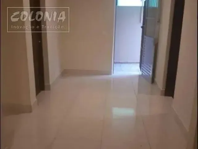 Imagem: A casa possui 2 Dormitórios, 2 Banheiros, 3 Vagas na garagem