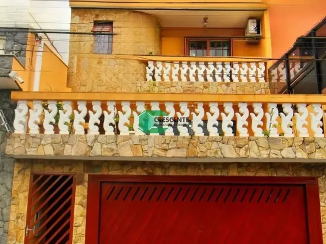 Imagem: A casa possui 2 Dormitórios, 1 Suíte, 3 Banheiros, 2