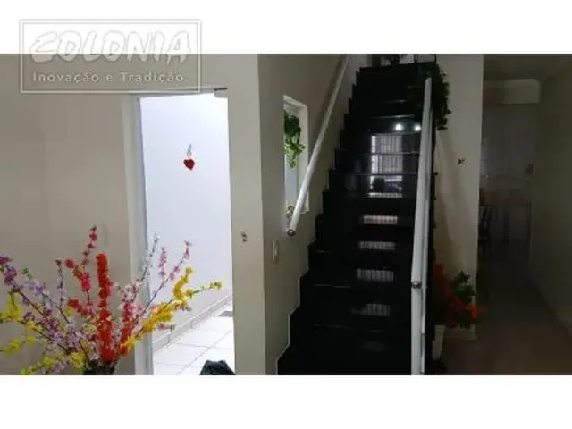 Imagem: A casa possui 3 Dormitórios, 3 Banheiros, 2 Vagas na