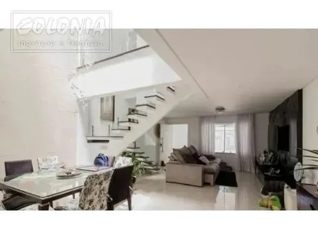 Imagem: A casa possui 3 Dormitórios, 3 Suítes, 4 Banheiros, 3