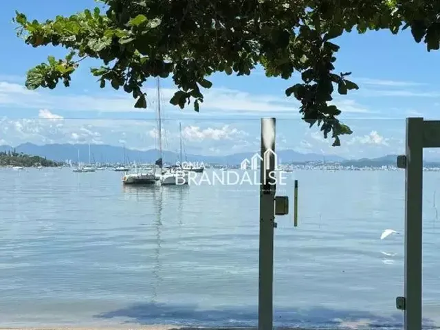 Imagem: Apê com Saída para o Mar Santo Antônio