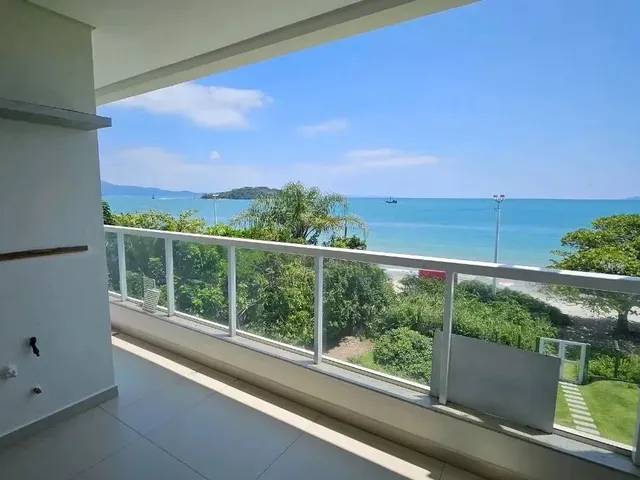 Imagem: Apartamento de 3 Quartos, Frente Mar, À