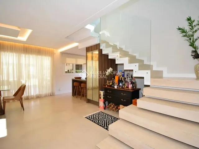 Imagem 8: Casa Impecável com 4 Quartos, Sendo 2 Suítes + Escritório