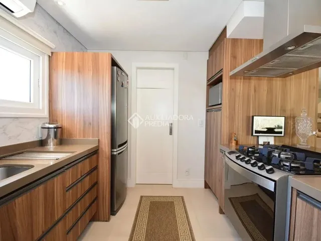 Imagem 9: Casa Impecável com 4 Quartos, Sendo 2 Suítes + Escritório
