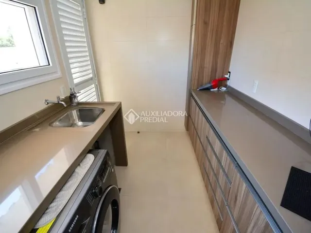 Imagem 16: Casa Impecável com 4 Quartos, Sendo 2 Suítes + Escritório