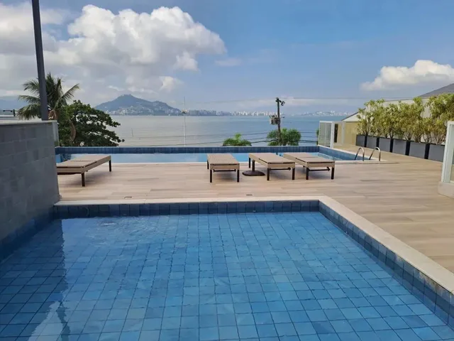 Imagem: Apartamento de 3 Suites em Cacupe de Frente