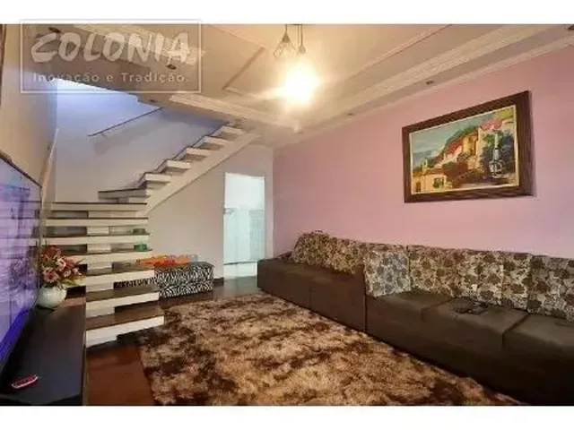 Imagem: A casa possui 4 Dormitórios, 3 Banheiros, 2 Vagas na