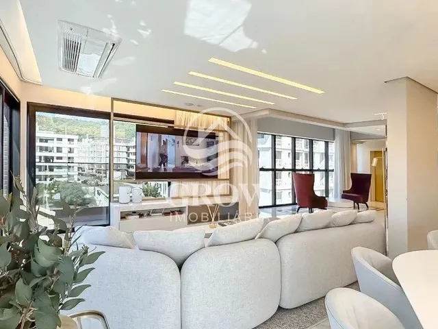 Imagem 4: Duplex Exclusivo em Jurerê com Suíte Master e Hidromassagem de Frente para o Mar