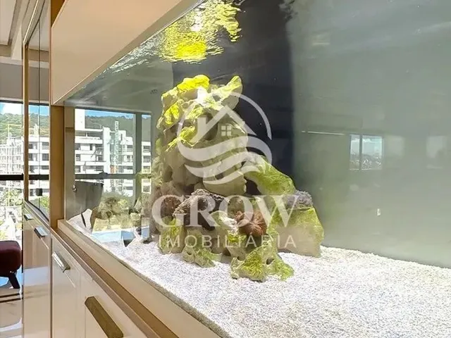 Imagem 2: Duplex Exclusivo em Jurerê com Suíte Master e Hidromassagem de Frente para o Mar